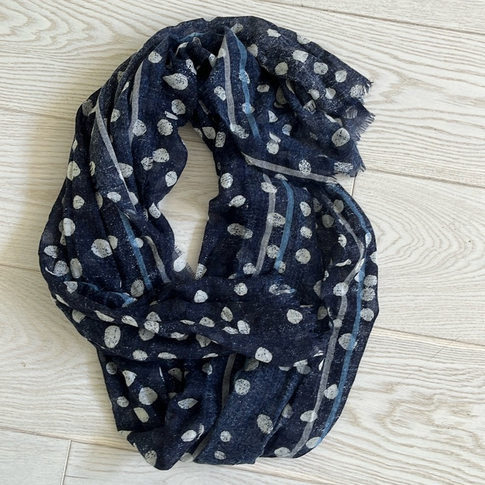 Gap scarf.